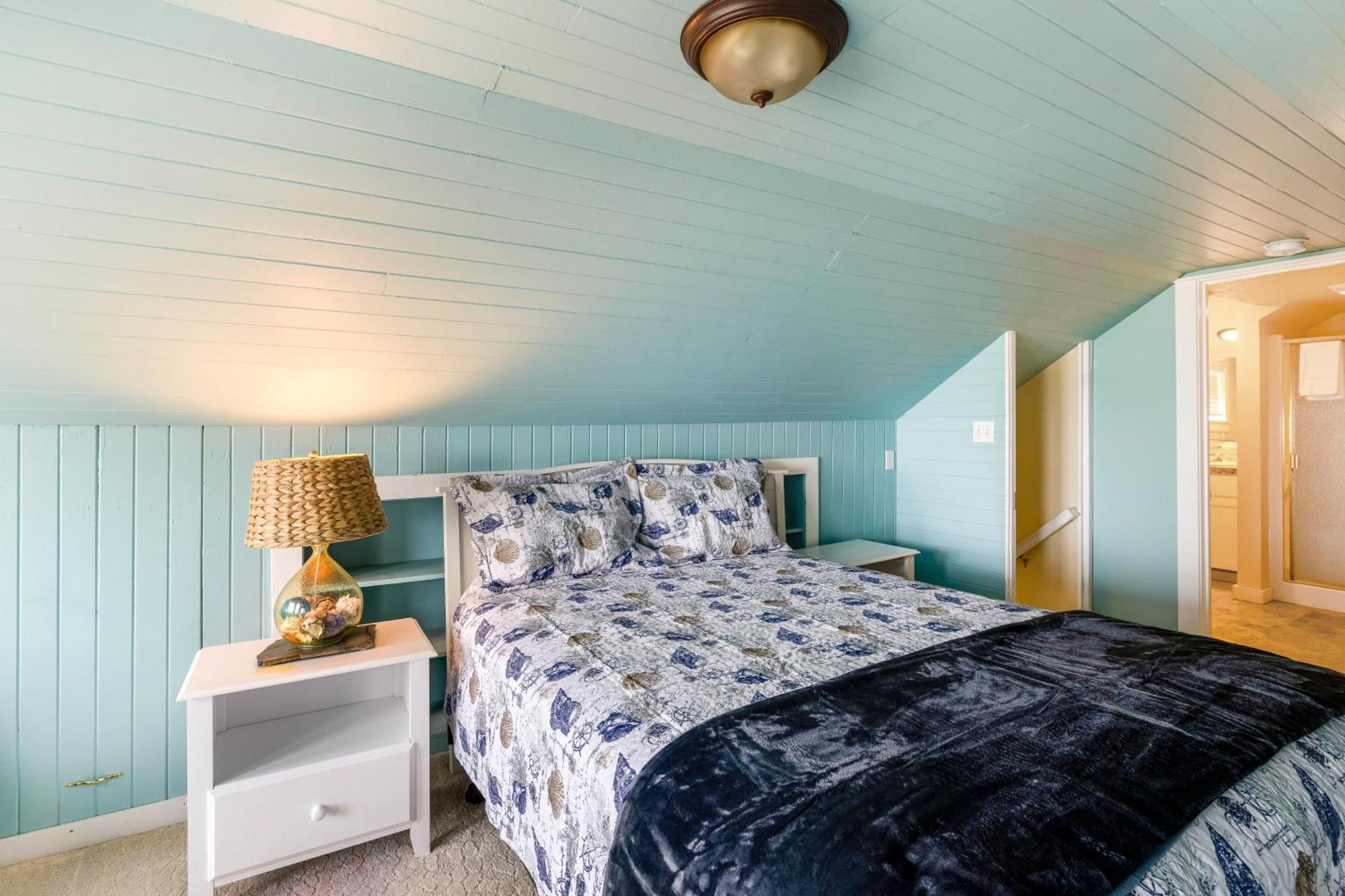 Captain'S Quarters And Cabins Depoe Bay Pokoj fotografie